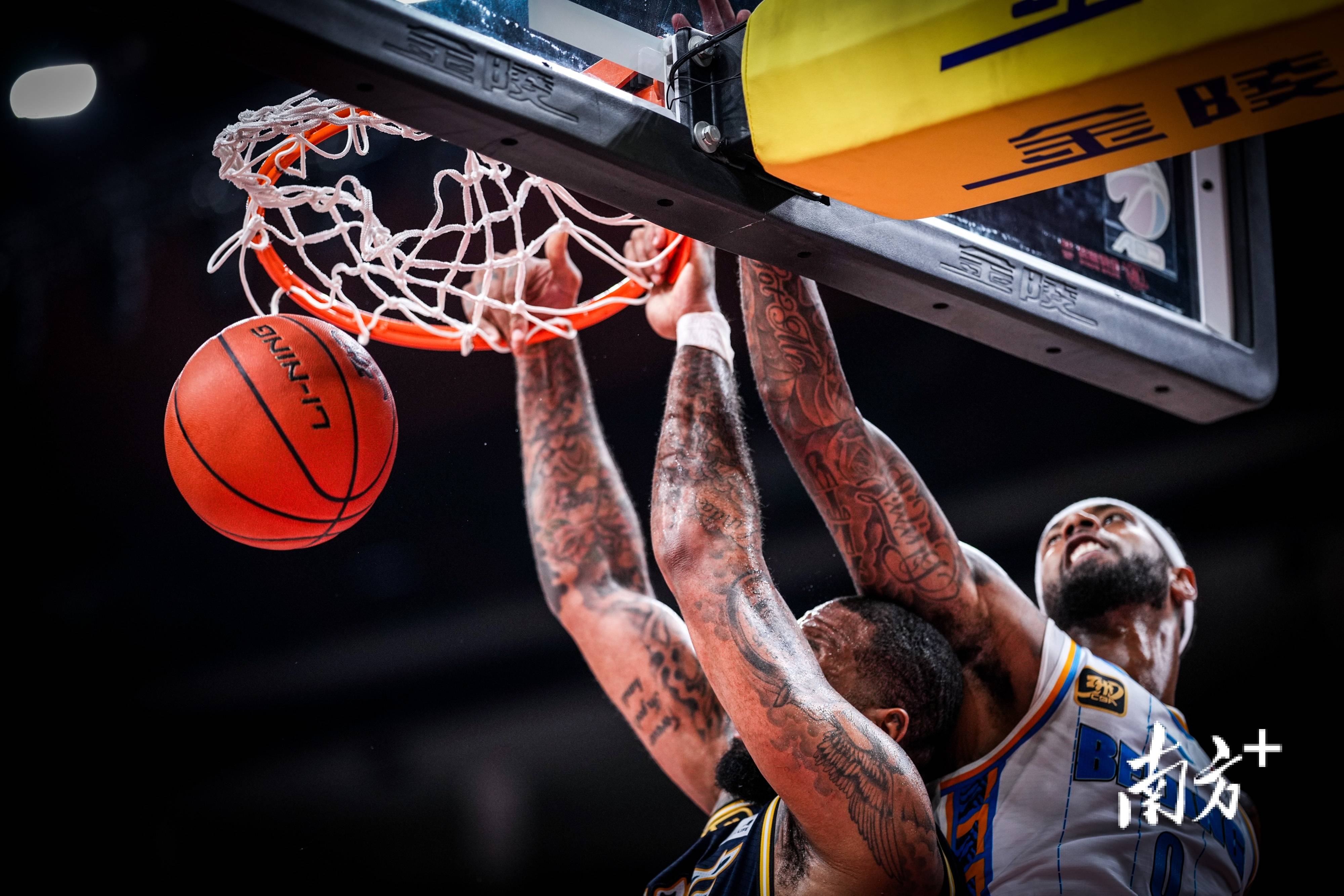 包含转会期CBA季后赛焦点战，印第安纳步行者队长鼓劲，引发热议，赛程密集仍需轮换的词条